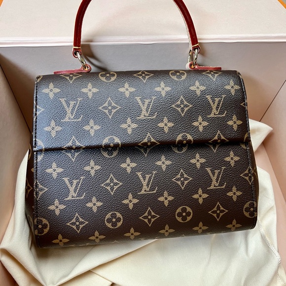 Louis Vuitton Monogram Brown Shoulder Bag. 
Cluny Bb out of stock - Picture 2 of 6